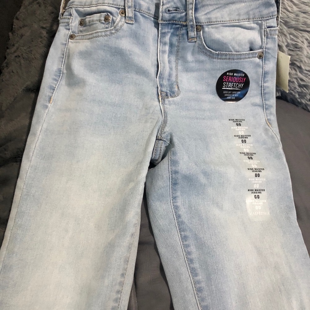 high waisted jegging. Light wash